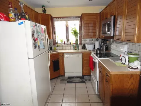 457 Riverside Dr, Wayne, NJ 07470 photo 7
