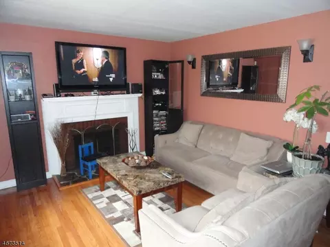 457 Riverside Dr, Wayne, NJ 07470 photo 3