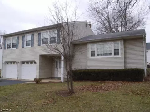4 Meredith Rd, Edison, NJ 08817 photo 2