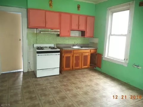 152 Howe Ave, Passaic, NJ 07055 photo 3