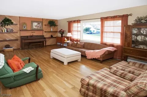 7 Nimitz Rd, Wayne, NJ 07470 photo 2