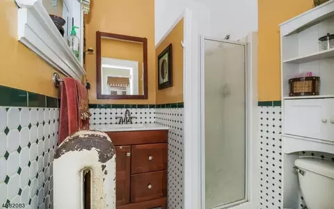 705 E 2nd Ave, Roselle, NJ 07203 photo 12