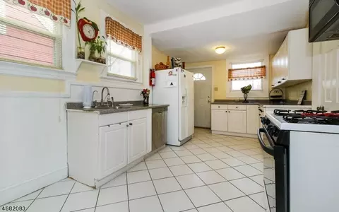 705 E 2nd Ave, Roselle, NJ 07203 photo 9
