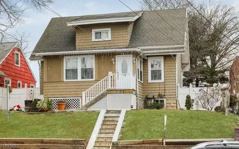 705 E 2nd Ave, Roselle, NJ 07203 photo 1