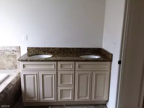 10 Locust Ct, Hackettstown, NJ 07840 photo 5