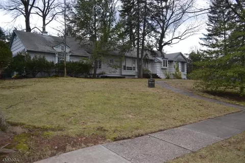 36 Featherbed Ln, Clark, NJ 07066 photo 1