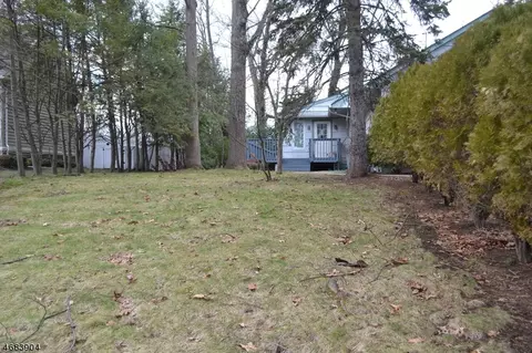 36 Featherbed Ln, Clark, NJ 07066 photo 4