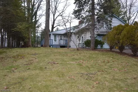 36 Featherbed Ln, Clark, NJ 07066 photo 5