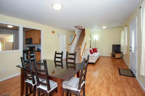3 Markham Rd, Edison, NJ 08817 photo 5