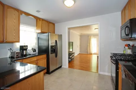 3 Markham Rd, Edison, NJ 08817 photo 8