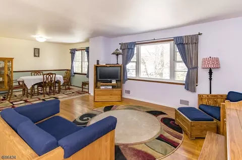 7 Slope Dr, Dover, NJ 07801 photo 2