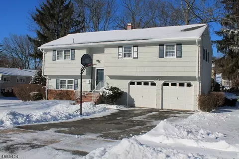 7 Slope Dr, Dover, NJ 07801 photo 1