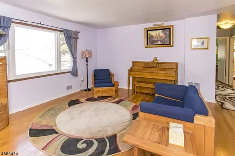 7 Slope Dr, Dover, NJ 07801 photo 3