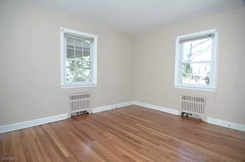 208 Albert St, North Plainfield, NJ 07063 photo 5