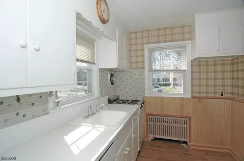 208 Albert St, North Plainfield, NJ 07063 photo 4