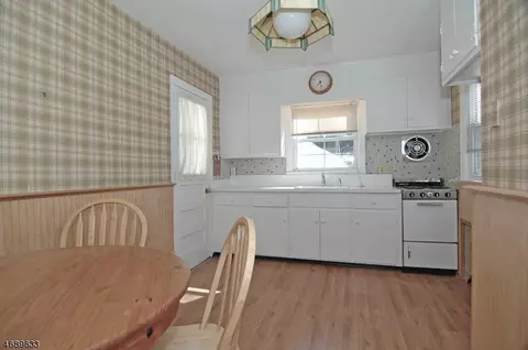208 Albert St, North Plainfield, NJ 07063 photo 3