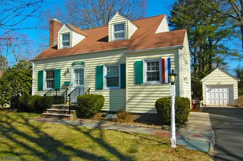 208 Albert St, North Plainfield, NJ 07063 photo 1