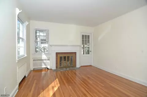 208 Albert St, North Plainfield, NJ 07063 photo 2