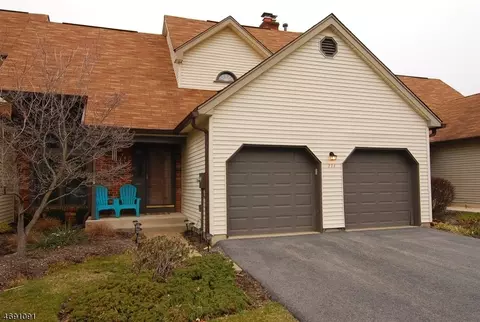 311 Redtail Hawk Ct, Hackettstown, NJ 07840 photo 1