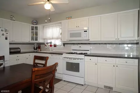 509 E 2nd Ave, Roselle, NJ 07203 photo 4