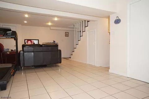509 E 2nd Ave, Roselle, NJ 07203 photo 14