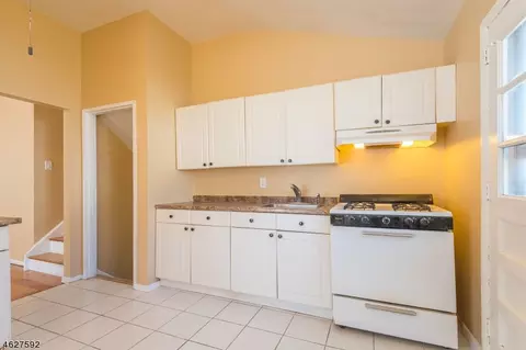 111 Highview Ter, Dover, NJ 07801 photo 17