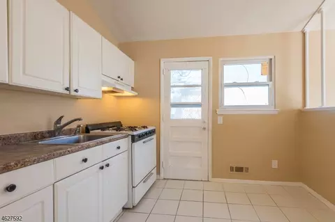 111 Highview Ter, Dover, NJ 07801 photo 7