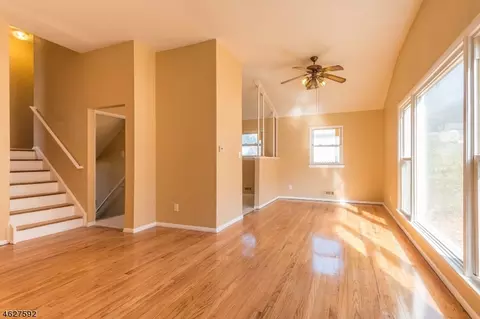 111 Highview Ter, Dover, NJ 07801 photo 2
