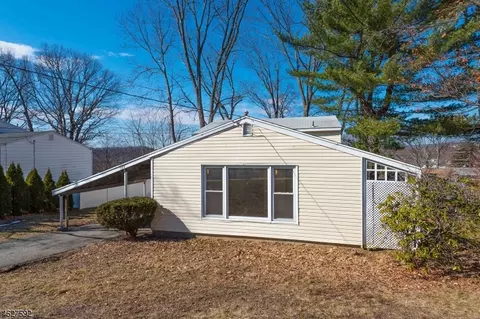 111 Highview Ter, Dover, NJ 07801 photo 14