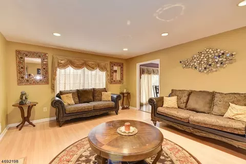 754 Livingston Ct, Paramus, NJ 07652 photo 5