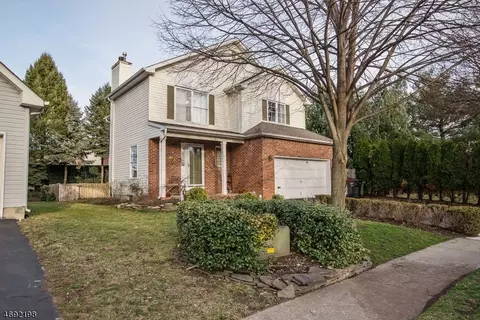 754 Livingston Ct, Paramus, NJ 07652 photo 2