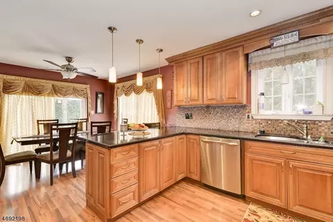 754 Livingston Ct, Paramus, NJ 07652 photo 7