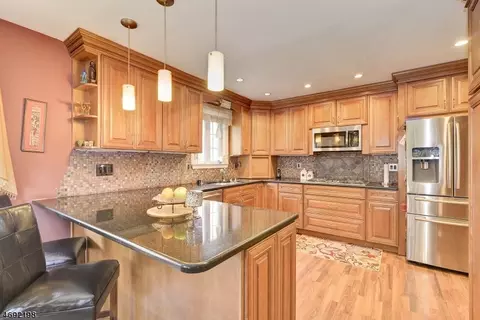 754 Livingston Ct, Paramus, NJ 07652 photo 9