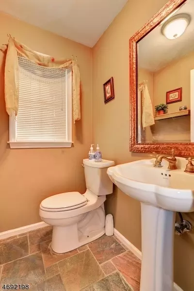 754 Livingston Ct, Paramus, NJ 07652 photo 11