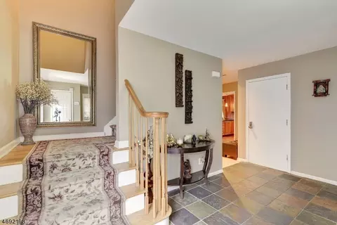 754 Livingston Ct, Paramus, NJ 07652 photo 4