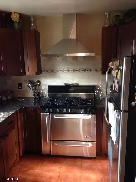 751 Roessner Dr, Union, NJ 07083 photo 2