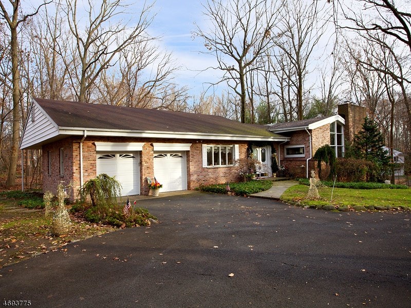 20 Florence Ct, Upper Saddle River, NJ 07458 photo 1