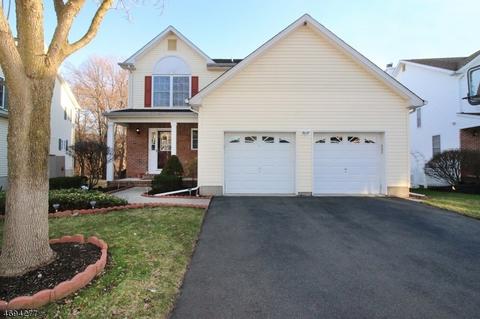 709 Gettysburg Pl, Paramus, NJ 07652 photo 1