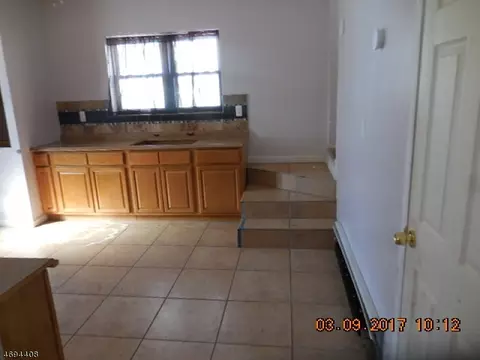 324 E 3rd Ave, Roselle, NJ 07203 photo 7