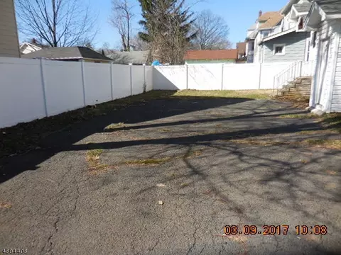 324 E 3rd Ave, Roselle, NJ 07203 photo 2