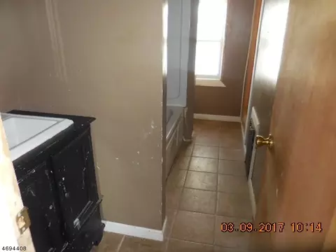 324 E 3rd Ave, Roselle, NJ 07203 photo 15