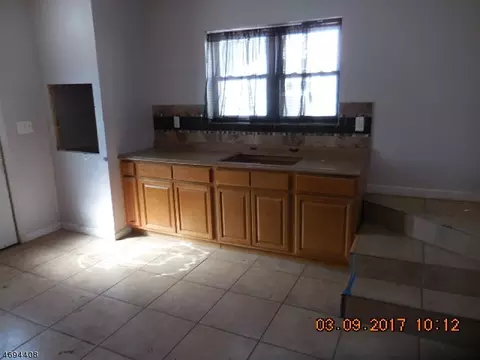 324 E 3rd Ave, Roselle, NJ 07203 photo 8