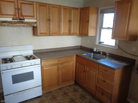 708 Webster Pl, Plainfield, NJ 07060 photo 4