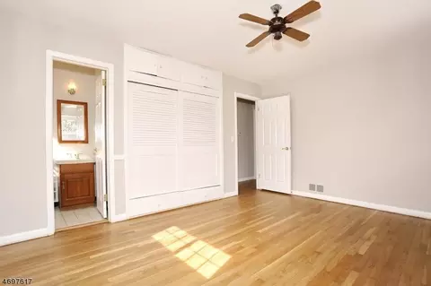 759 Galda Rd, Paramus, NJ 07652 photo 13