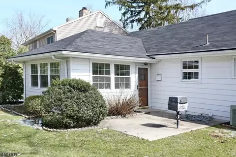759 Galda Rd, Paramus, NJ 07652 photo 23
