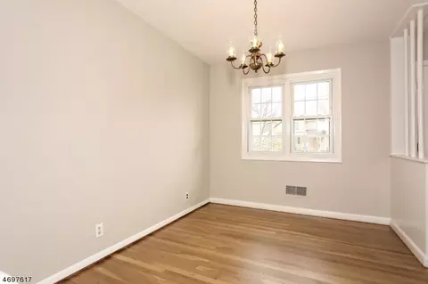 759 Galda Rd, Paramus, NJ 07652 photo 10