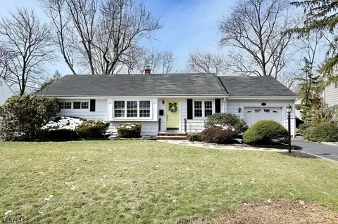 759 Galda Rd, Paramus, NJ 07652 photo 25