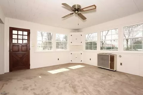 759 Galda Rd, Paramus, NJ 07652 photo 18
