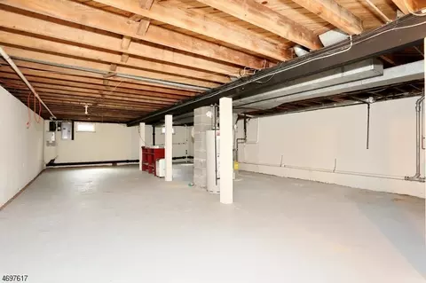759 Galda Rd, Paramus, NJ 07652 photo 20