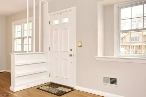759 Galda Rd, Paramus, NJ 07652 photo 3